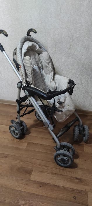 Продам коляску прогулочную