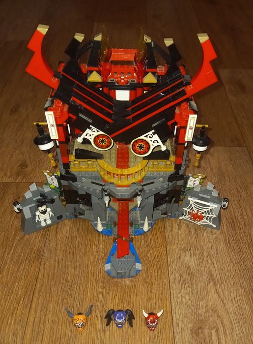 Продам LEGO Ninjago 70643