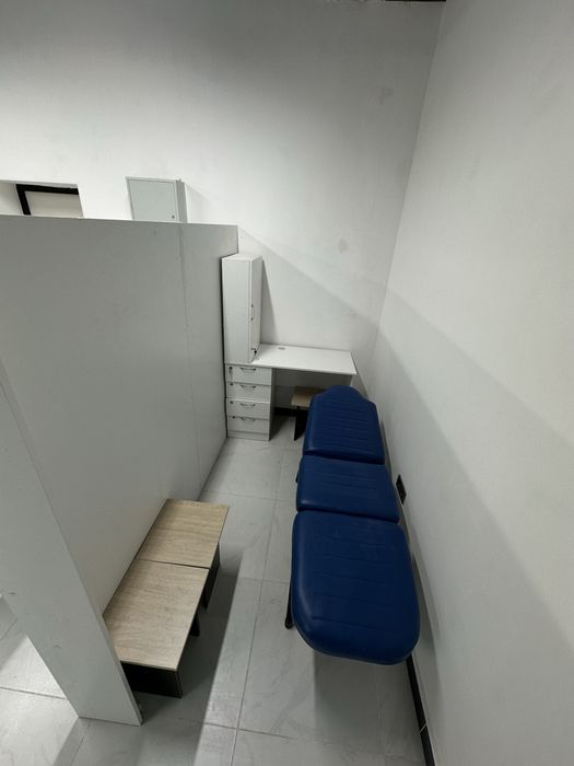 Продам  парикмахерский зеркало, тумба