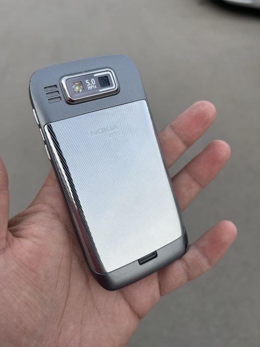 Nokia E72 original