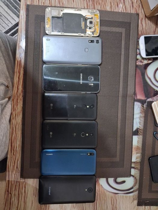 Vând telefoane Samsung
