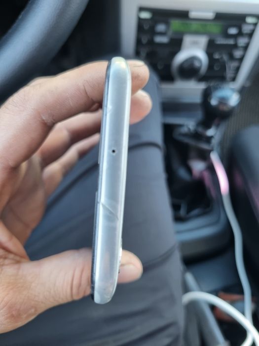Продам срочно samsung A30 32 g