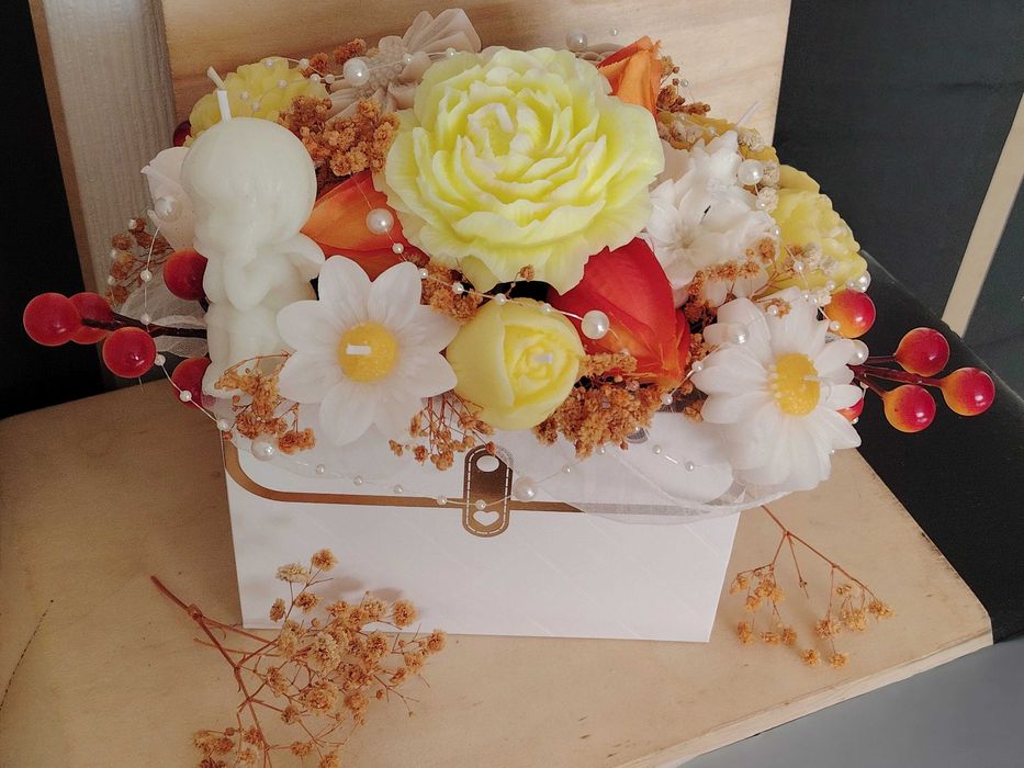 Свещи, фигури от восък