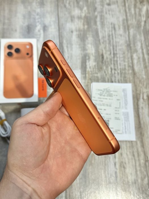 Iphone 17 Pro 256 GB - 100 % Battery Като Нов Гаранционен към Зора