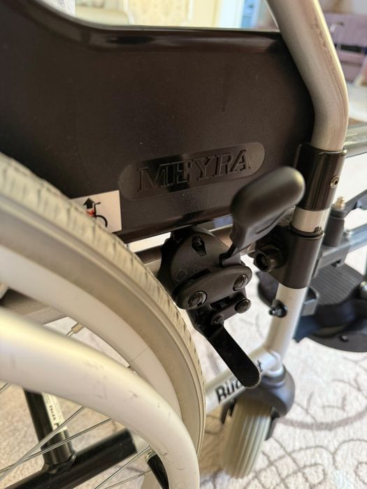 Инвалидная коляска