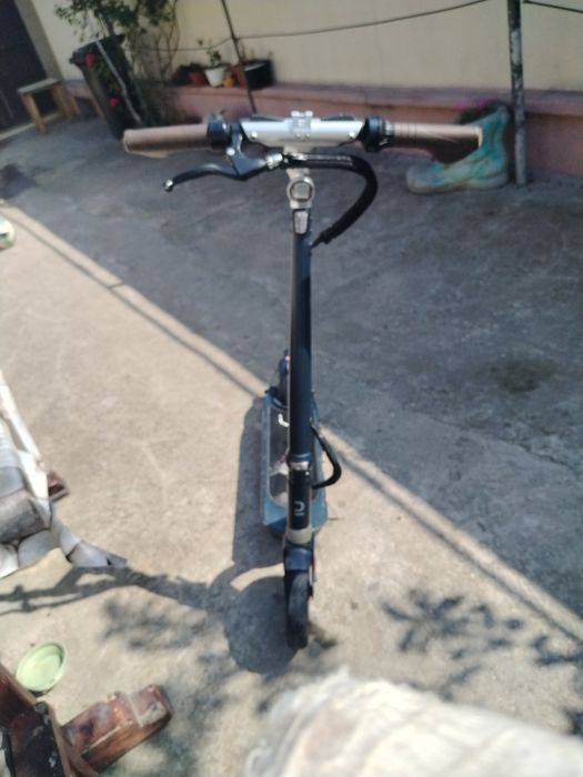 Vând trotineta electrica