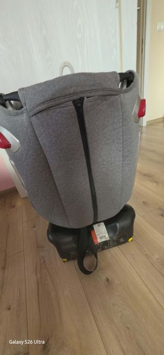Продавам столче за автомобил Kikka boo cruz izofix