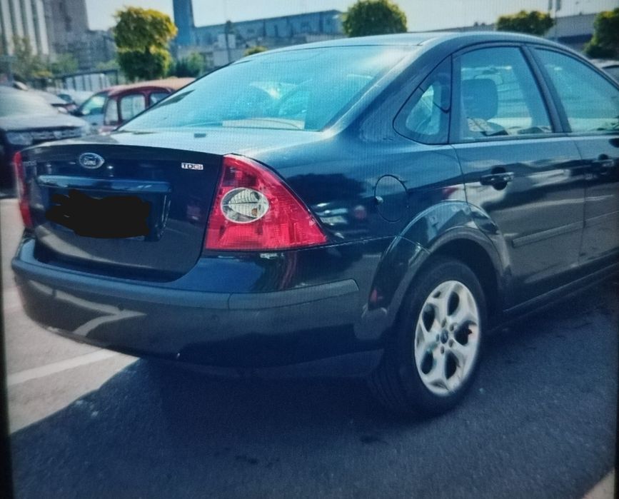 Bara spate capota portbagaj usa aripa stop Ford Focus