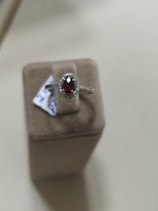 Inel aur 18k 2.90gr cu diamante naturale și granat (r)