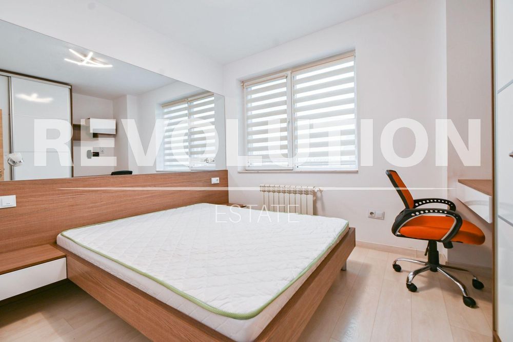 Дава се под наем Тристаен апартамент в София, Студентски град - 80 кв.м за 847.62 € - Снимка #9