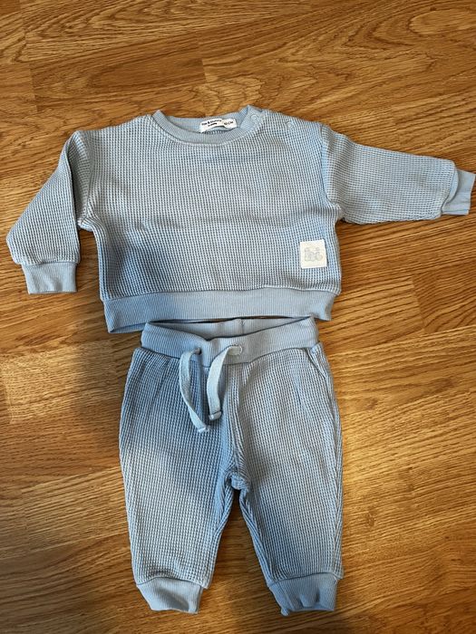 Haine bebe 0-12 luni in stare foarte buna