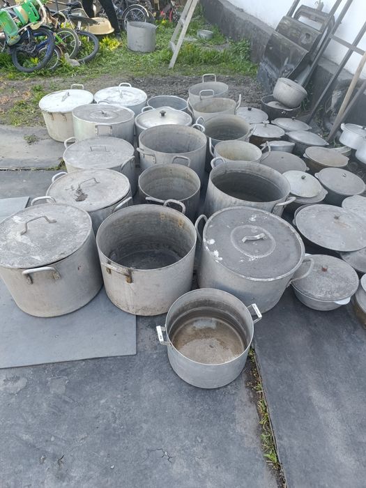 Продам кастрюли в отличном состоянии.