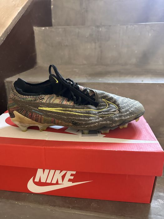ПРОДАВАМ Nike phantom gx elite.