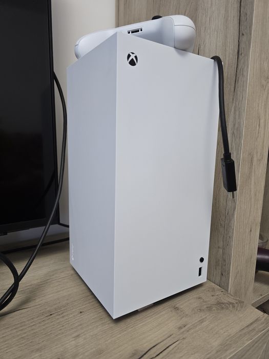 Xbox series S în stare ca nou, fara urme de utilizare