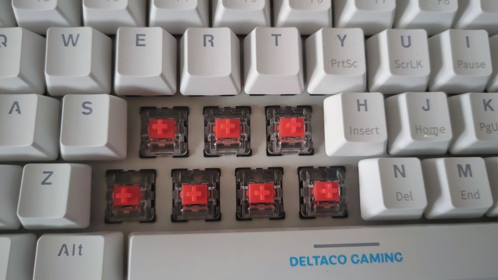 Tastatură mecanică Deltaco Gaming WK85R RGB, White