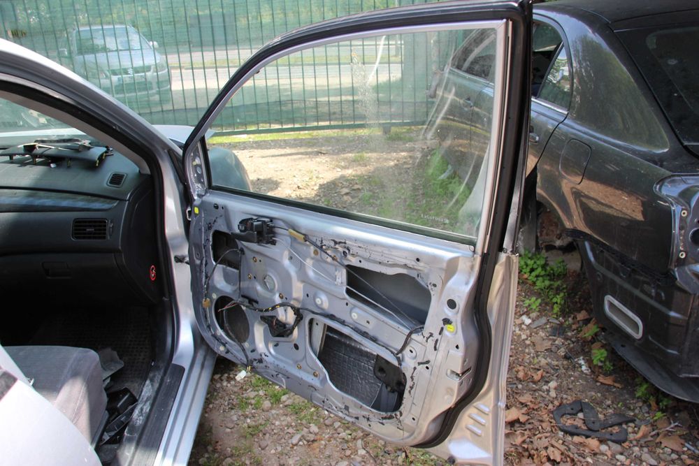 Mitsubishi  Lancer	1.6i – само за части