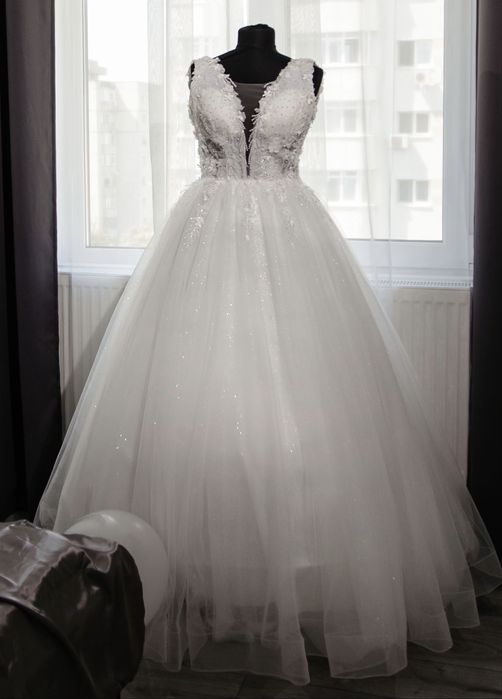 Rochie de mireasa alba, xxs/xs, corset , crinolina 3 cercuri, CA NOUA