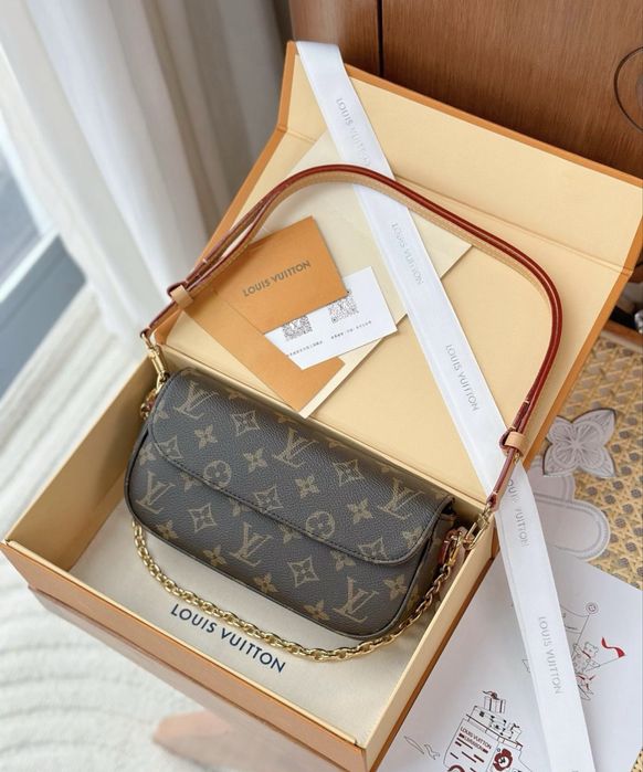 Louis Vuitton Wallet On Chain Ivy bag