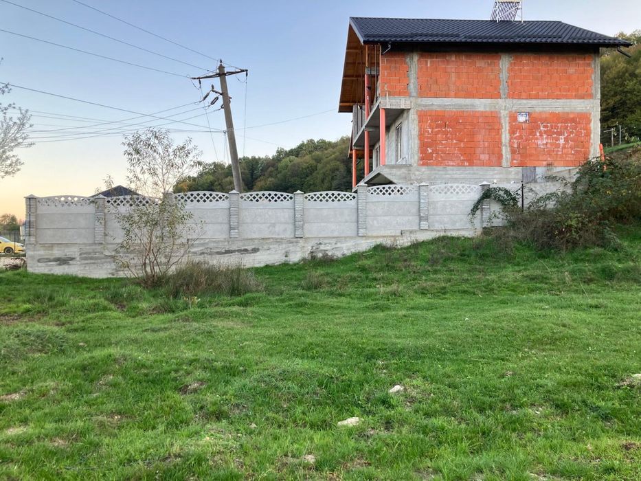 Teren intravilan 600mp utilitati Bascov langa padure