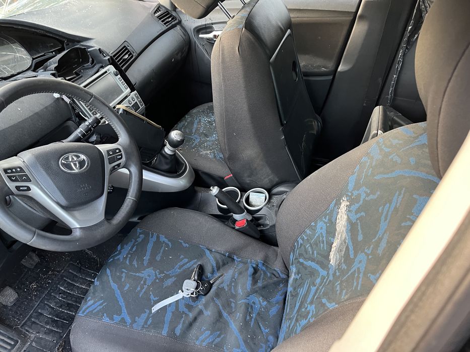 Toyota Verso 2.2 D4D 2012 г