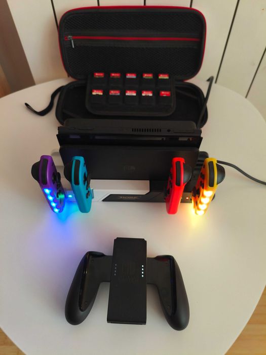 Игрова конзола Nintendo Switch Oled комплект