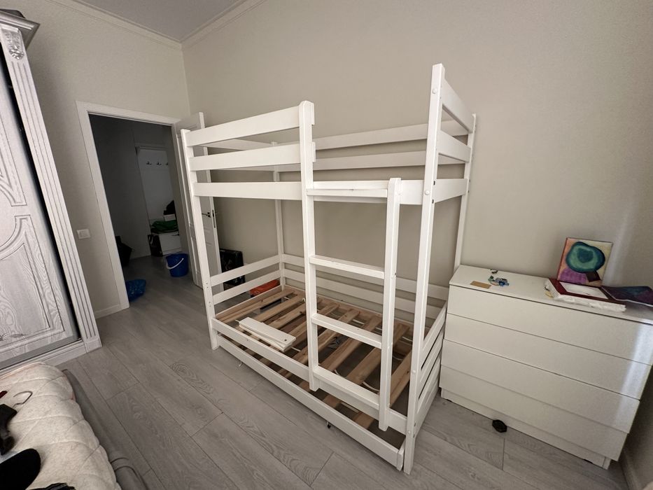 Продам детскую кровать 3 яруса 160*80