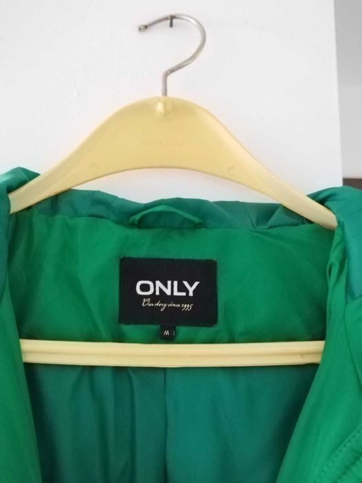 Дълго зелено зимно палто ONLY размер M