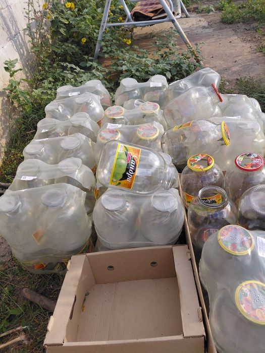 Продам трех литровые банки