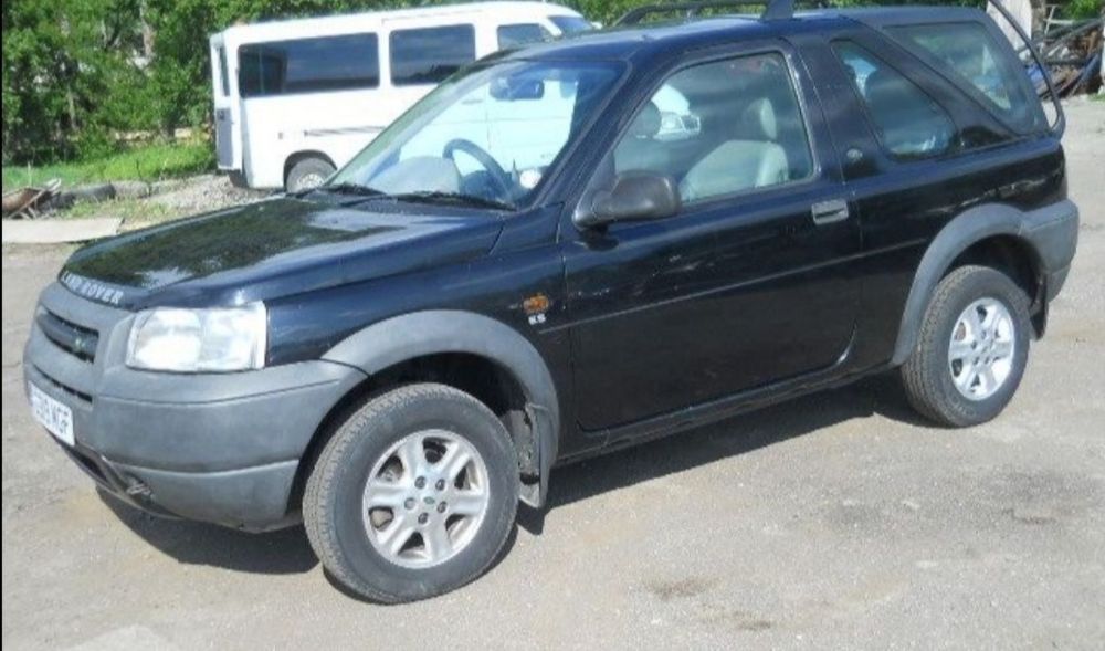 Aripa stanga dreapta Land Rover Freelander td4 negru cod culoare 697