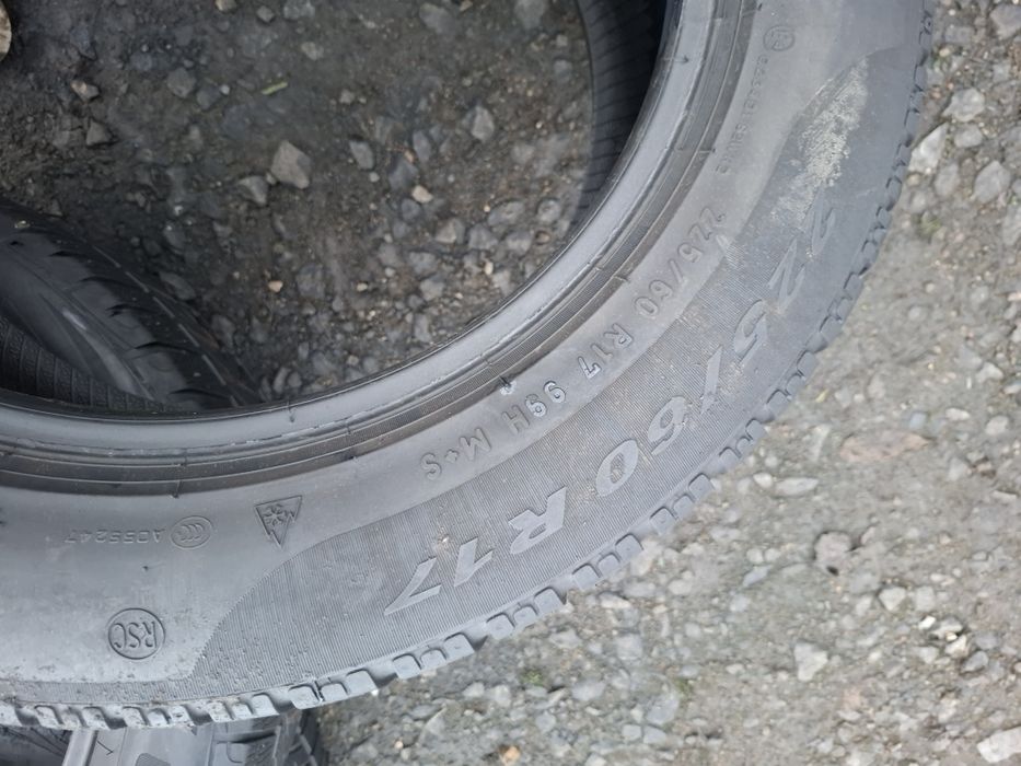 Vand  2 anvelope  225 60 17 pireli de iarna bune