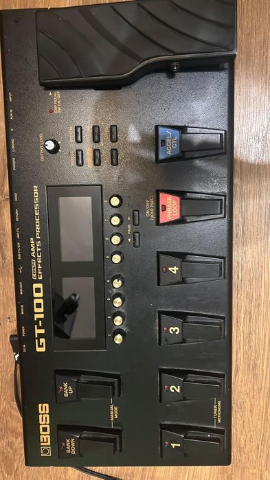 Продавам процесор BOSS GT-100 Ver.2 цената може и по договаряне