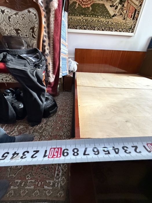 Кровать 2х спальная деревянная с одним матрасом