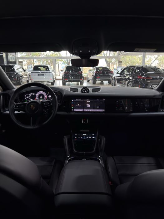 Porsche Cayenne Coupe Hybrid 2025