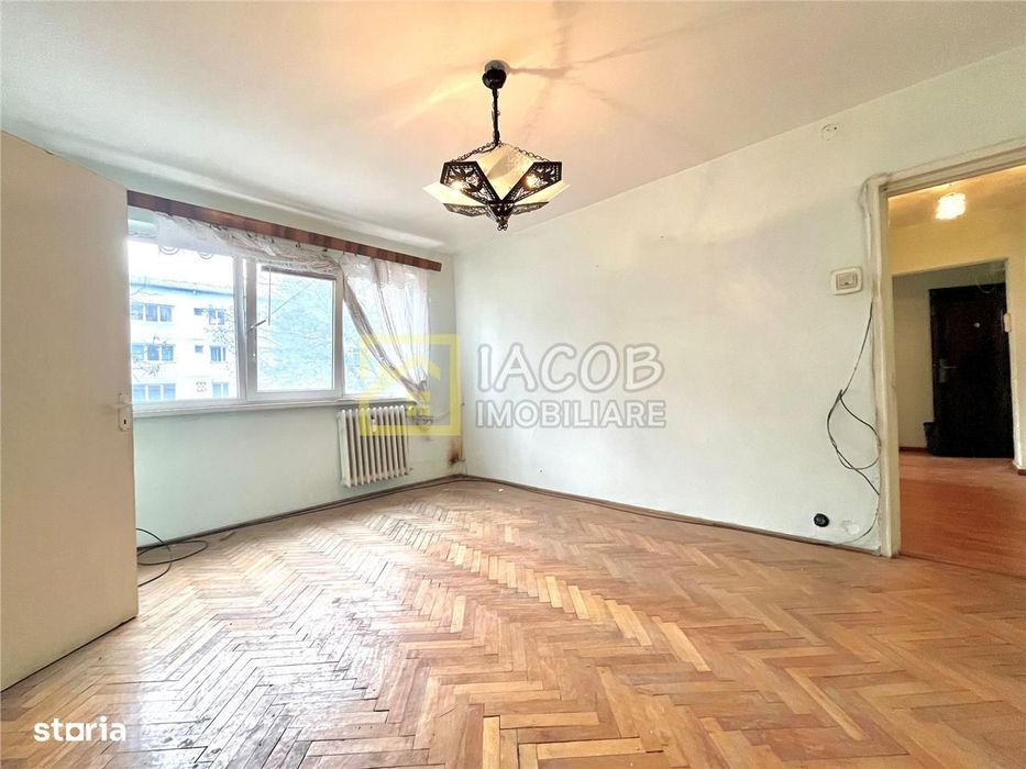Apartament 3 camere, str. Stadionului, etaj 2