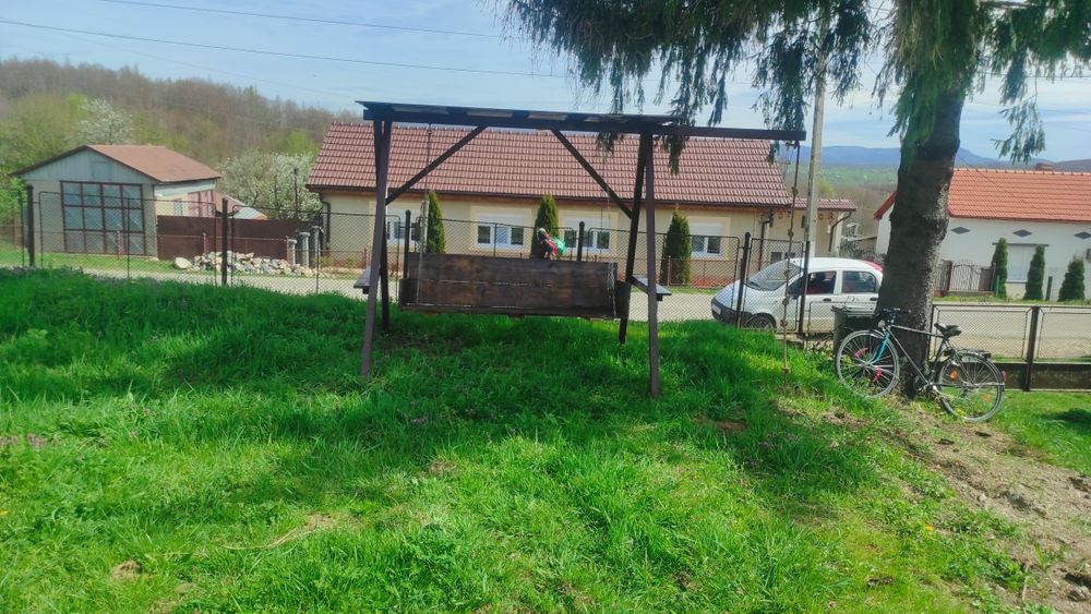 Inchiriez casa in zona Cheilor Nerei,Comuna Carbunari,Caras Severin,Sat Stinapari nr 60