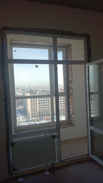 Пластиковое окно с дверцей