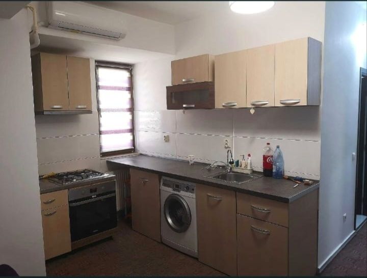 Vând apartament zona centrala