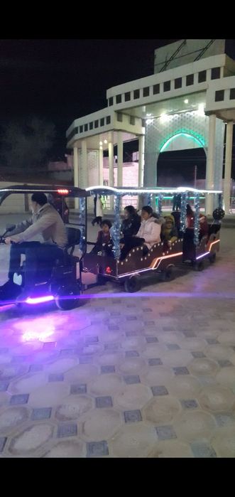 Atraksion poeyzd sotiladi 15 bola sig'adi kelishamiz