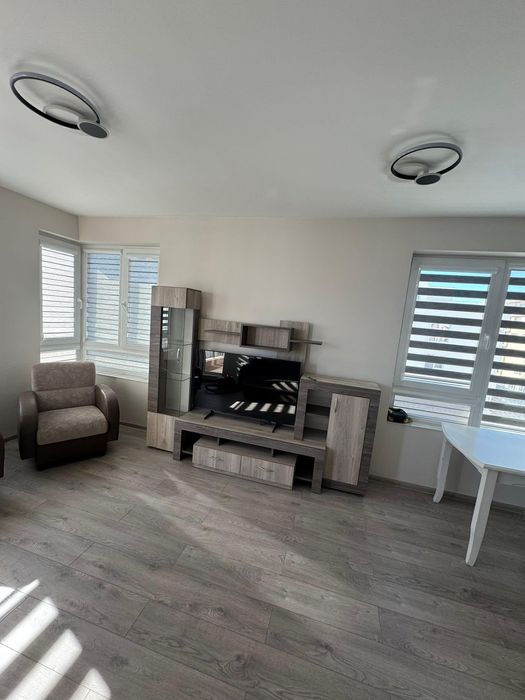 Дава се под наем Двустаен апартамент в Пловдив, Остромила - 60 кв.м за 506 € - Снимка #1