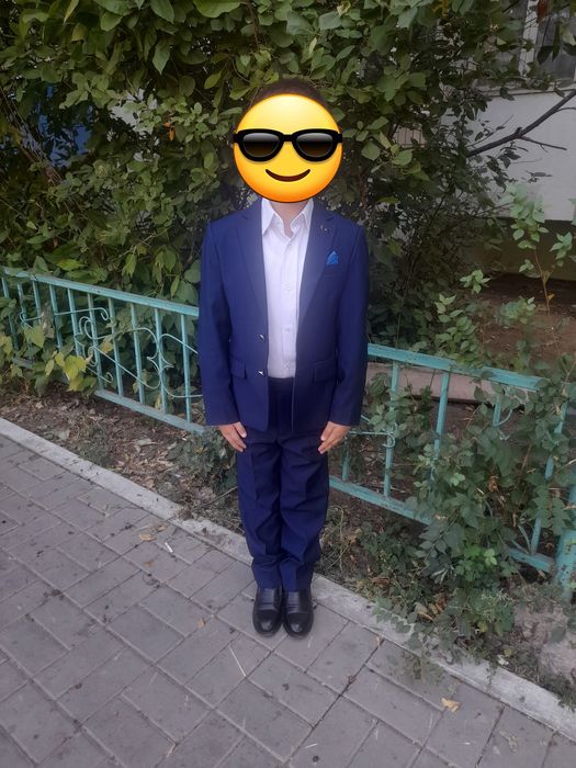 Костюм тройка и туфли в 1 класс