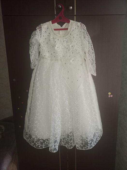 Нарядные платья на девочку