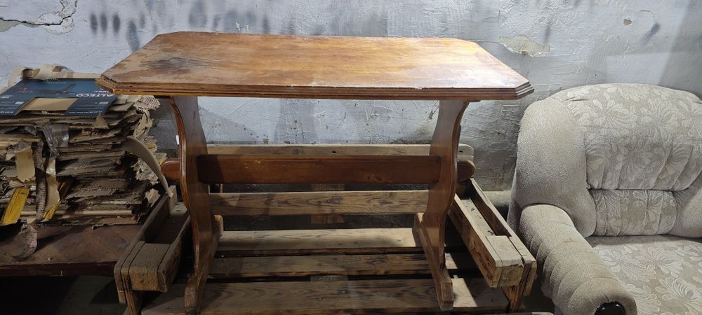 Продам кухонный уголок со столом