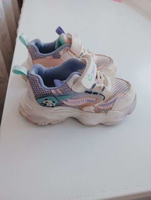 Женский крассовки