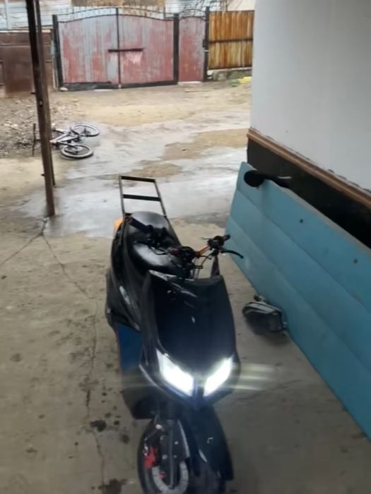 Продам м8  180сс
