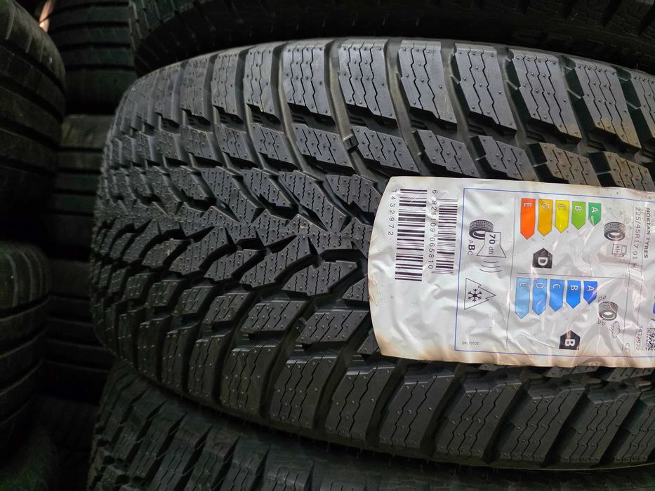 3бр Нови зимни гуми 225 45 17 - Nokian - DOT 2023