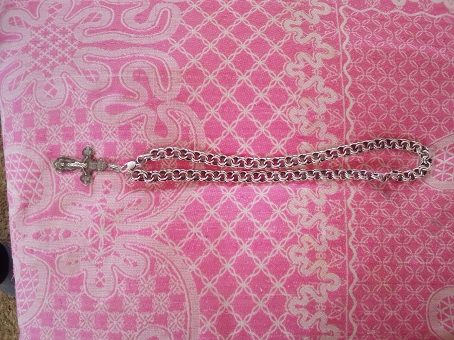 Продам цепочку серебреную