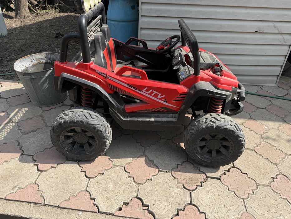 Машинка детская.