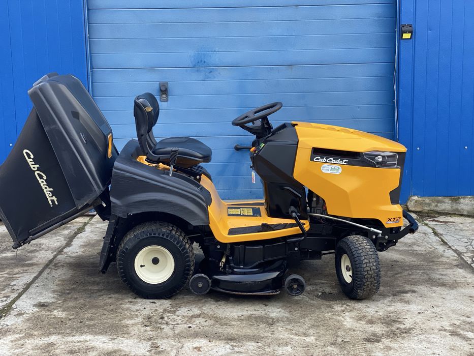 Vand Tractor/Tratoras profesional CUB CADET 23 cai ! Pret extrasezon!!