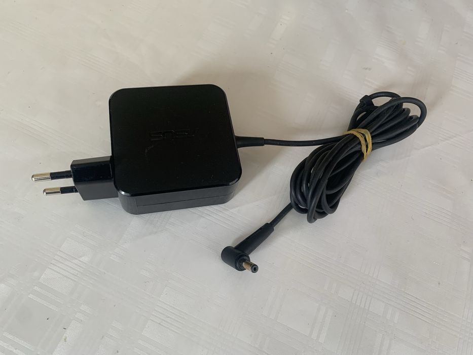 Incarcatir asus cu mufa mica70lei
