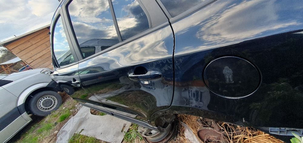 Ușii stânga ~ dreapta față si spate Hyundai Santa fe an 2008